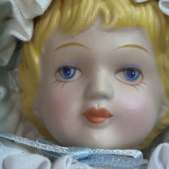 Avon 1983 Porcelain Collectible Doll Blue Dress Victorian Style On Stand - Picture 5 of 13